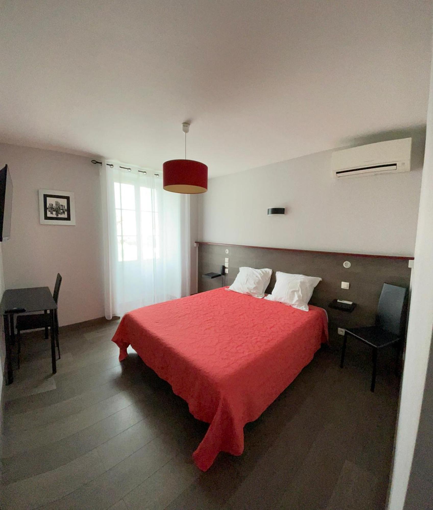 Hotel Mendy Saint-Jean-le-Vieux  Екстериор снимка