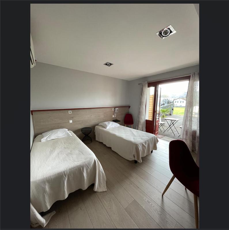 Hotel Mendy Saint-Jean-le-Vieux  Екстериор снимка