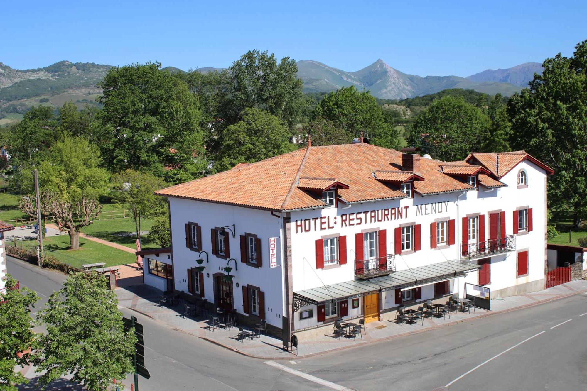 Hotel Mendy Saint-Jean-le-Vieux  Екстериор снимка
