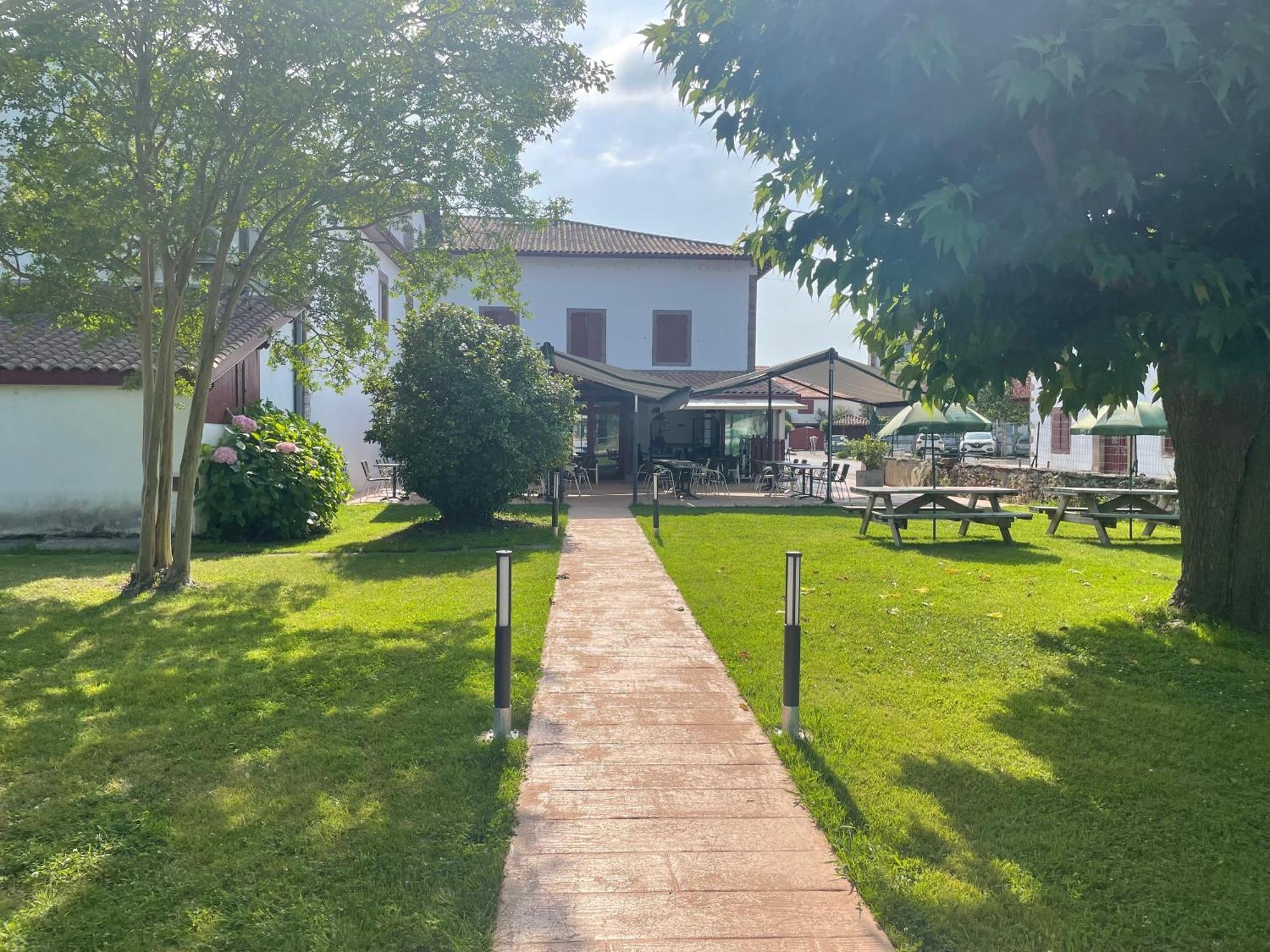 Hotel Mendy Saint-Jean-le-Vieux  Екстериор снимка